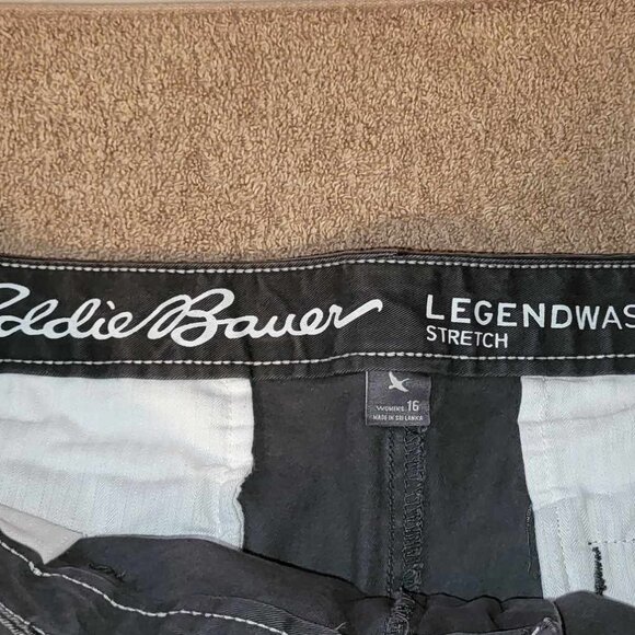 Eddie Bauer Stretch Curvy Pockets Gray Shorts Size 16 preowned 4.5" inseam - Picture 7 of 9